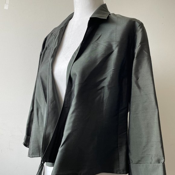 Tie Up Ladies FINITY Black 100 % Silk Collared Top Blouse Sz 10 - Picture 2 of 4